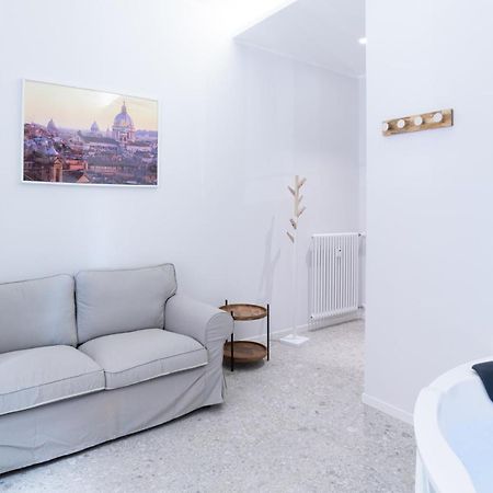 White Home Suite And Rooms Rom Eksteriør billede