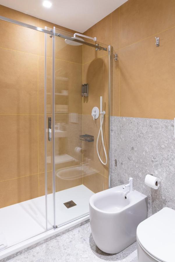 White Home Suite And Rooms Rom Eksteriør billede